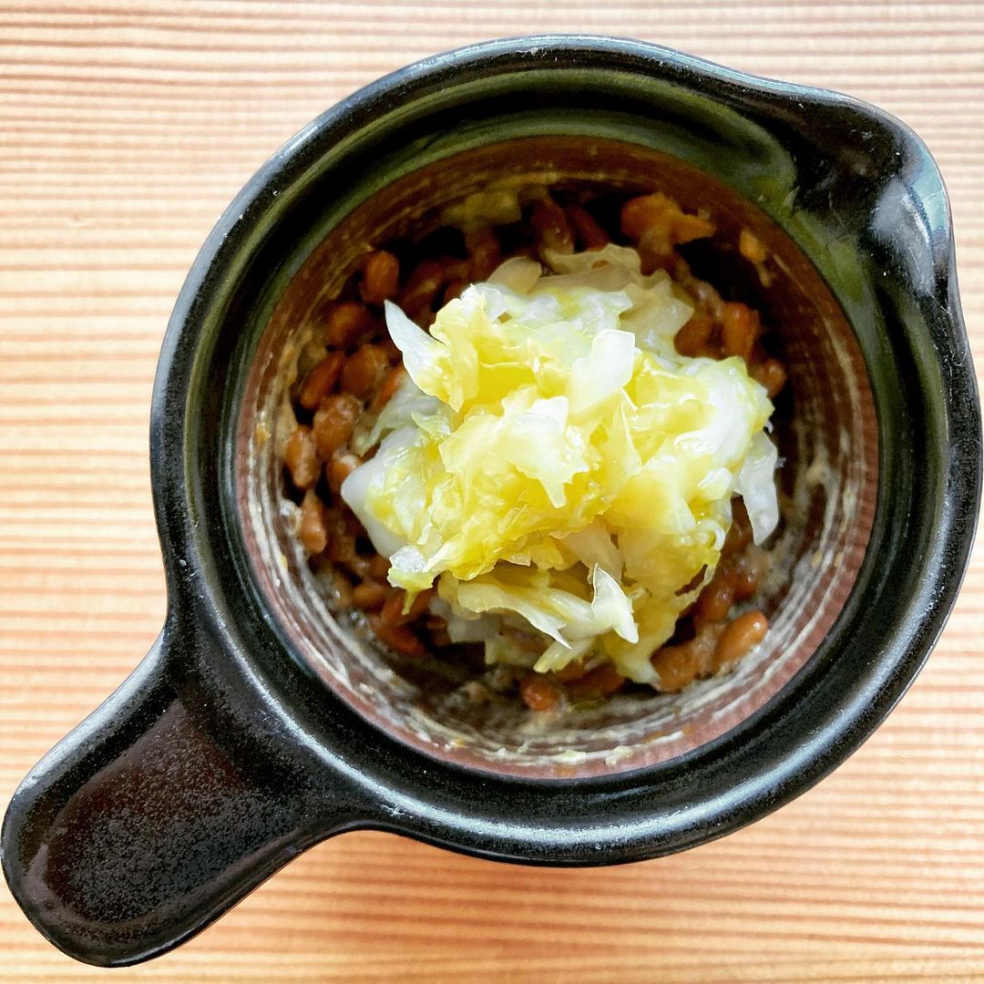朝の定番、発酵キャベツ納豆（2021.04.09）